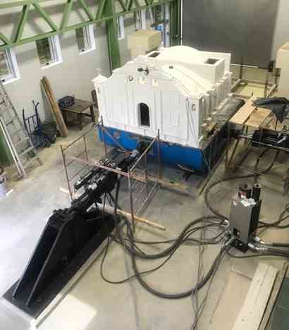 马里亚诺·加尔维斯大学